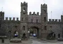 McCroom Castle, Co Cork copyright Joebater Joebater cc3